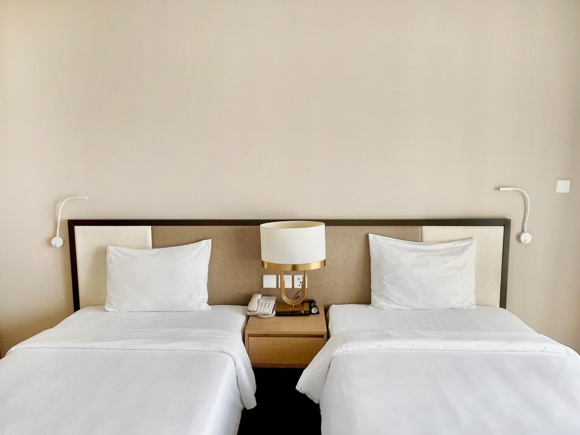 Vinholidays Fiesta Khách sạn 4*